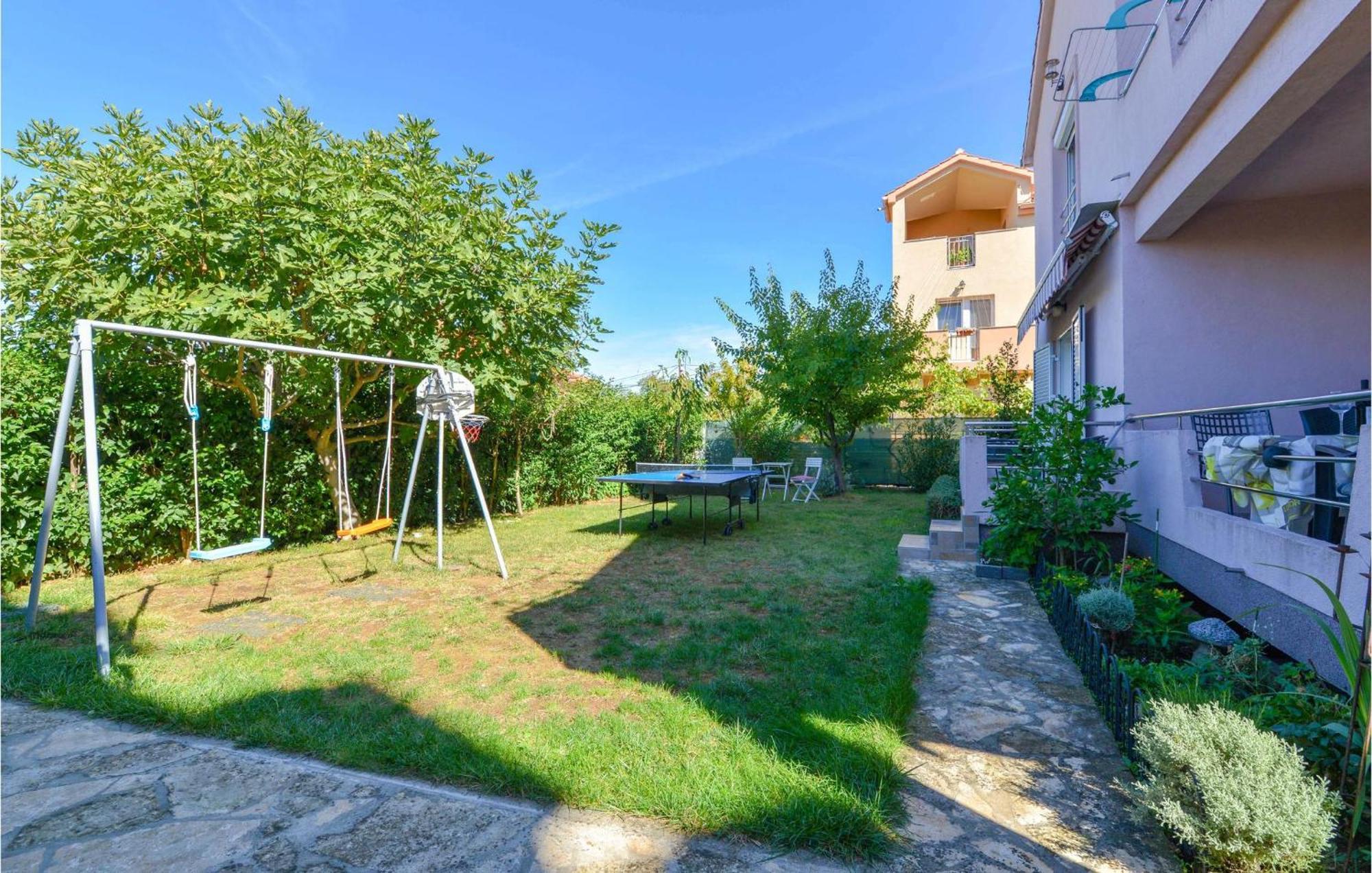 1 Bedroom Nice Apartment In Zadar Buitenkant foto