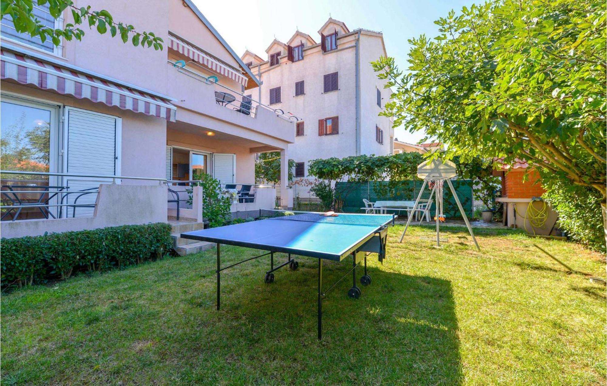 1 Bedroom Nice Apartment In Zadar Buitenkant foto